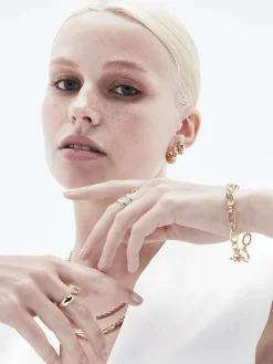 Aarna Chain Bracelet - Gold