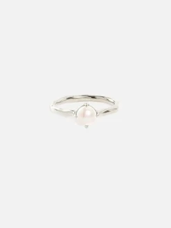 Endless Grace Pearl Ring - Silver