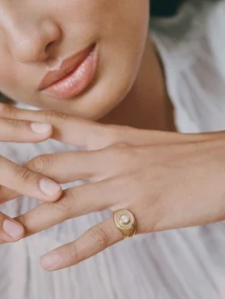 Heritage Signet Ring - Clear