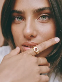 Heritage Signet Ring - Garnet