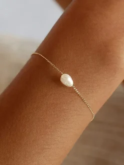 14k Gold Tranquility Bracelet