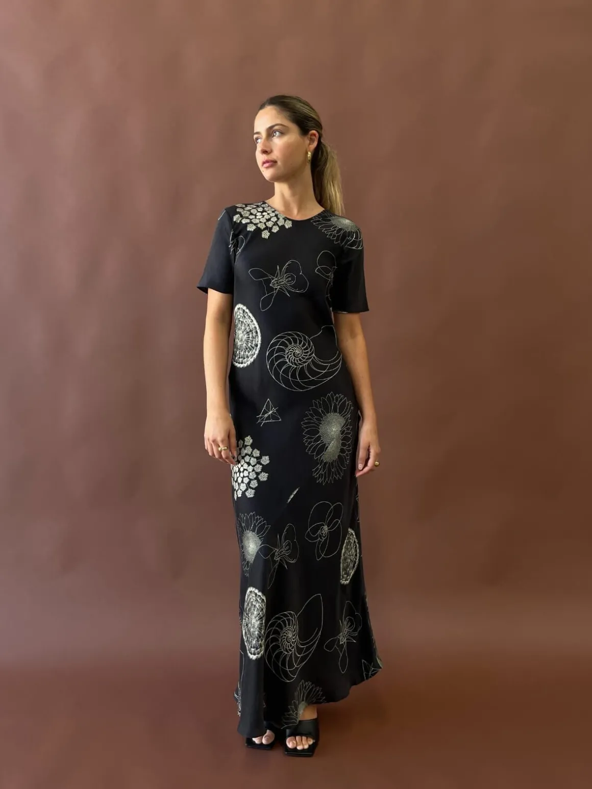 Short Sleeve Bias Dress Fibonacci - Black